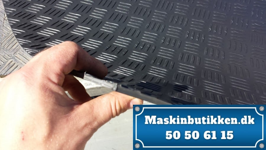 Beskyt underlaget med plastkøreplader